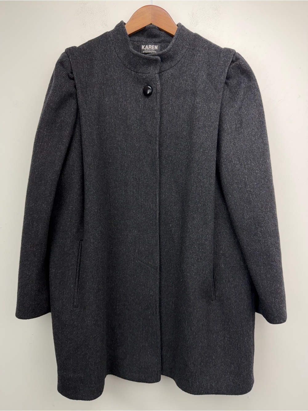 Vintage Karen size Large/XL Women’s Dark Gray Wool Cashmere Blend Button Up Coat